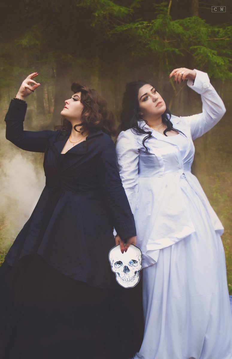 m0thlien's tweet photo. Memento Mori
.
Thank you to @CrankGameplays @markiplier and the whole @UnusAnnus team for giving us some light each day this year, it meant so much to us!
.
🖤 Me
🤍 @GlitchZip
📷 @cha0ticwizardry 
Tribute Video https://t.co/XNwcLTsxcb https://t.co/t1xai6filb