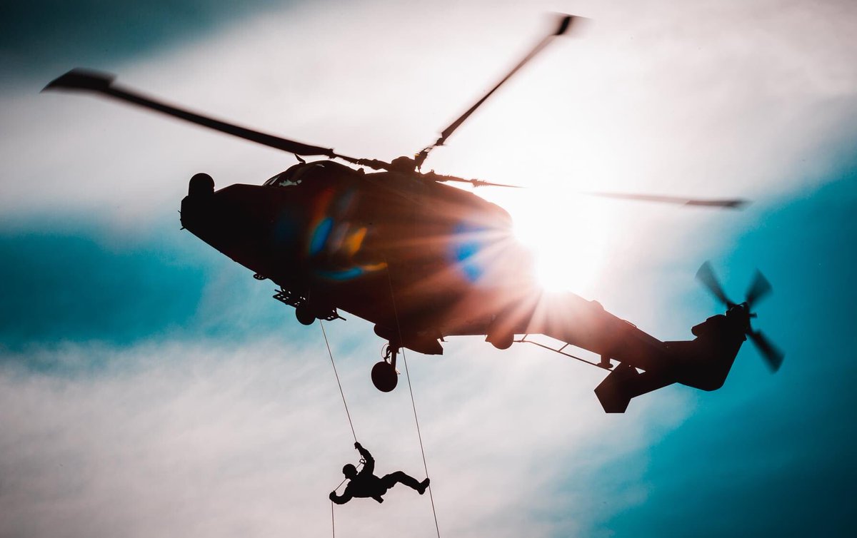 #Chinooks and #Wildcats have undertaken the final Troop Insertion and Extraction Systems Instructor course of 2020. 

#AcrossAllBoundaries