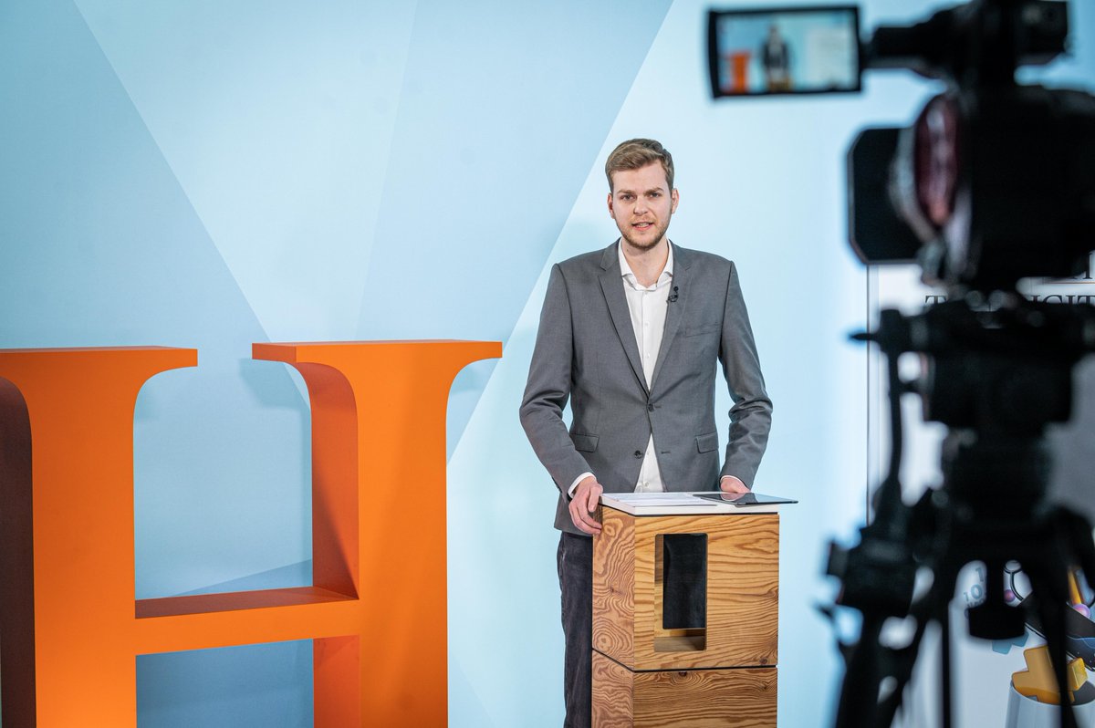 olk_julian's tweet photo. Unsere #hbHealth-Veranstaltung endet noch einmal mit einem Paukenschlag. @MLeyckDieken kündigt umfassende Pläne für die Zukunft der @gematik1 und der #Telematikinfrastruktur an – technisch, rechtlich und im Selbstverständnis. @handelsblatt https://t.co/Zy0nVSucFT