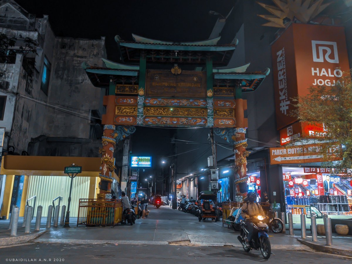 Kampung Ketandan malam hari #humaninterest #humanpotrait #streetphotography #nightshoot