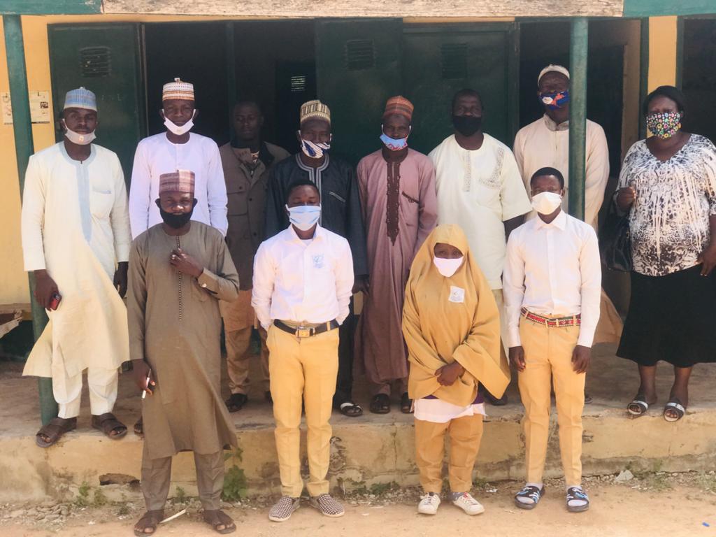sulaimansy2's tweet photo. Community engagement today by Procurement Monitor at GSS YAKASAI to promote citizens participation in governance at the grassroot level.
#openkaduna #engagekaduna @ppmonitorNG
@Muhdu_II @JamjamDahiru @Followtaxes #TeamZaria @vershimatingir https://t.co/anF9I3fnId