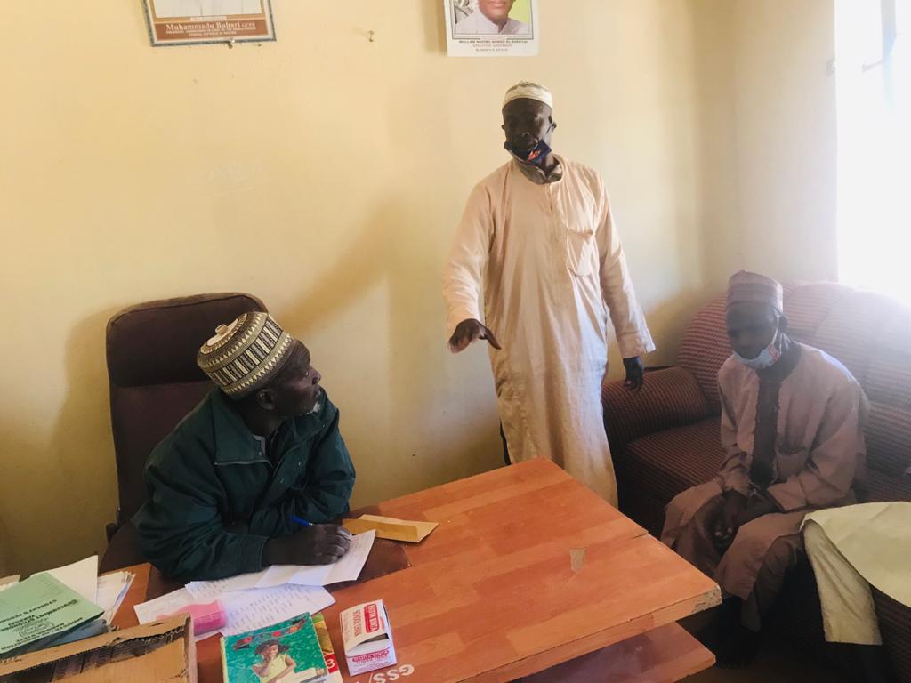 sulaimansy2's tweet photo. Community engagement today by Procurement Monitor at GSS YAKASAI to promote citizens participation in governance at the grassroot level.
#openkaduna #engagekaduna @ppmonitorNG
@Muhdu_II @JamjamDahiru @Followtaxes #TeamZaria @vershimatingir https://t.co/anF9I3fnId