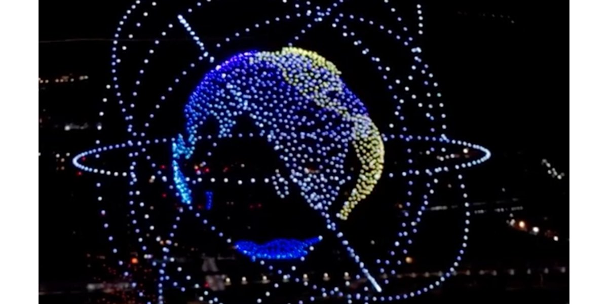 EHelipad's tweet photo. The biggest and best drone show you’ve seen… yet https://t.co/1gM1BINp36 #ehelipad #uav #uas #drone #dronelightshow #droneshow #dronetech #dronetechnology #chinadrone #dronenews #droneuse https://t.co/vBrdwdMlkP