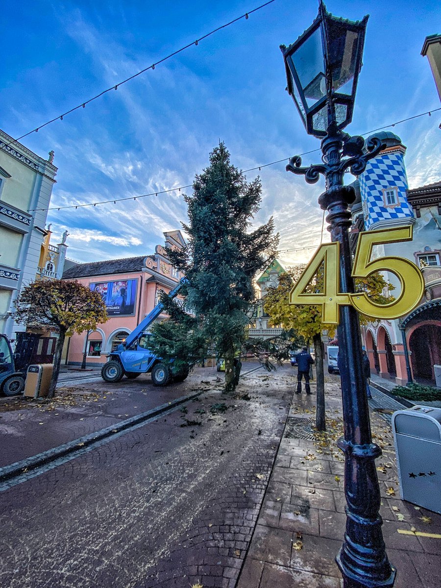 Je tiens vivement à remercier, personnellement et au nom d'<a href="/EuropaParkFR/">Europa-Park FR 🎢</a>, la <a href="/villedeselestat/">selestat.fr</a> pour ce superbe sapin de #Noël. #EuropaPark #Sélestat