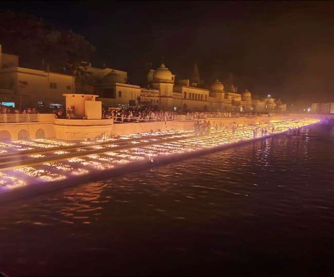 PRITAMKRSINGH9's tweet photo. #Deepotsav2020 #HappyDiwali #dipawali #हम_तो_पटाखे_फोड़ेंगे https://t.co/5lvEAOBYFm