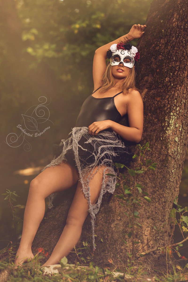 MooMooChey's tweet photo. Happy Friday the 13th🖤
•
•
#model #modeling #modellife #modelshoot #photo #photoshoot #photography #photooftheday #spookyphotoshoot #fridaythe13th #kentuckymodel #kentuckymodeling #kentuckyphotography #beautiful #happy #like #follow #viral #viralpost #behappy #beyou #spooky https://t.co/LVcyC6Q1iC
