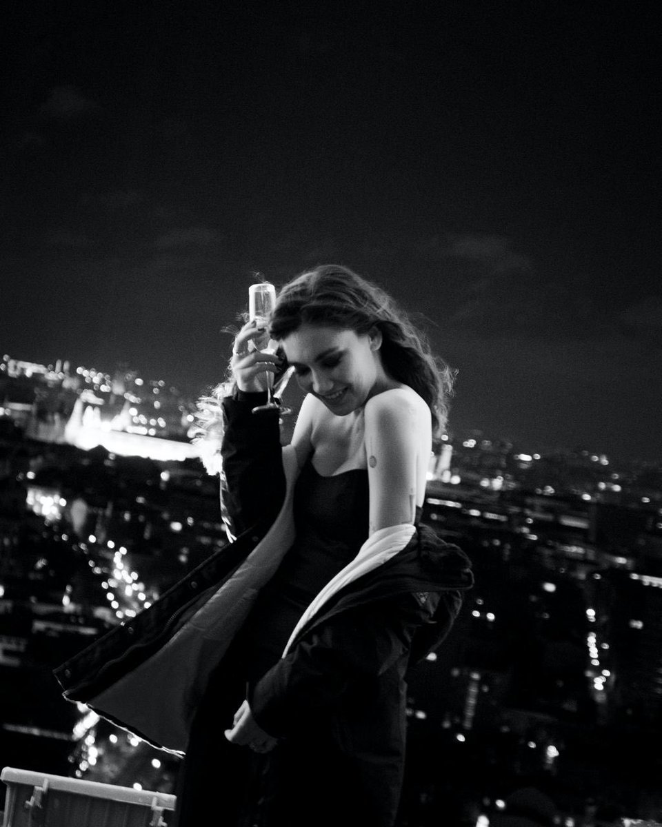 Aprelushka's tweet photo. 🕷🌘 https://t.co/Edshjs2bJb