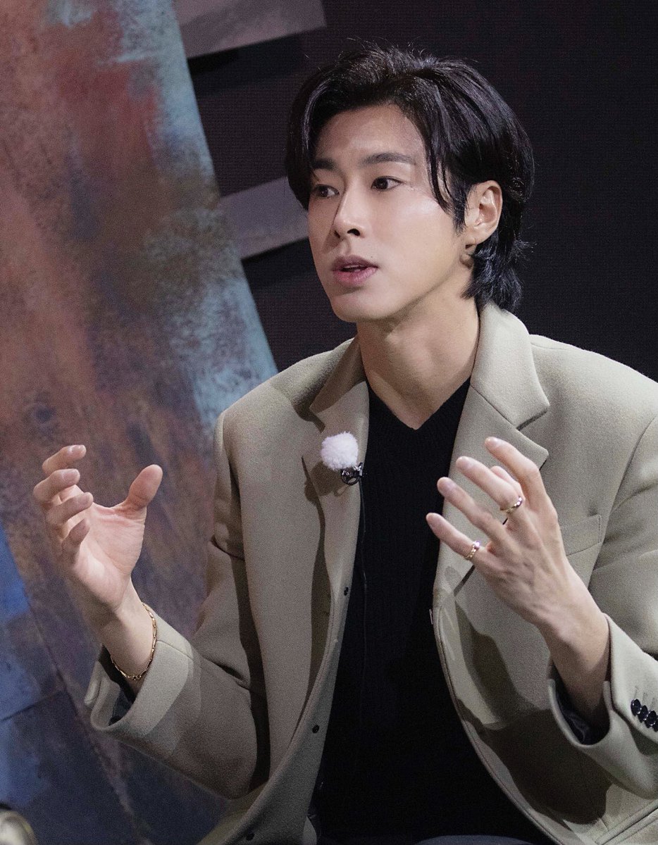 UknowInfo0206's tweet photo. 【EDIT】201113《About Time》Part 2

#정윤호
#유노윤호 
#ユノ 
#ユンホ
#Yunho
#동방신기⁠ ⁠⁠ ⁠ 
#東方神起⁠ ⁠⁠ ⁠ 
#TVXQ⁠ ⁠⁠ ⁠ 
#Tohoshinki https://t.co/iKvO4gFfxt