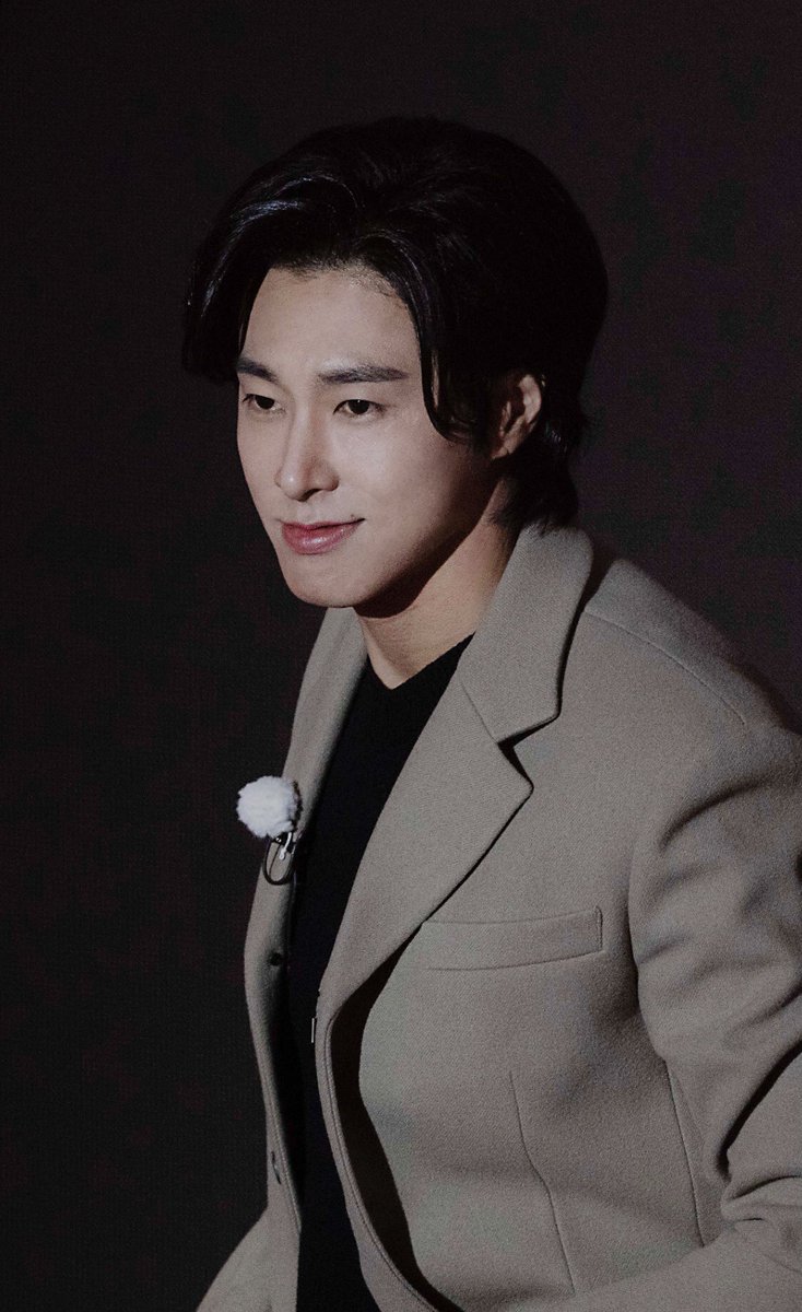 UknowInfo0206's tweet photo. 【EDIT】201113《About Time》Part 3

#정윤호
#유노윤호 
#ユノ 
#ユンホ
#Yunho
#동방신기⁠ ⁠⁠ ⁠ 
#東方神起⁠ ⁠⁠ ⁠ 
#TVXQ⁠ ⁠⁠ ⁠ 
#Tohoshinki https://t.co/roqOIz5MOE