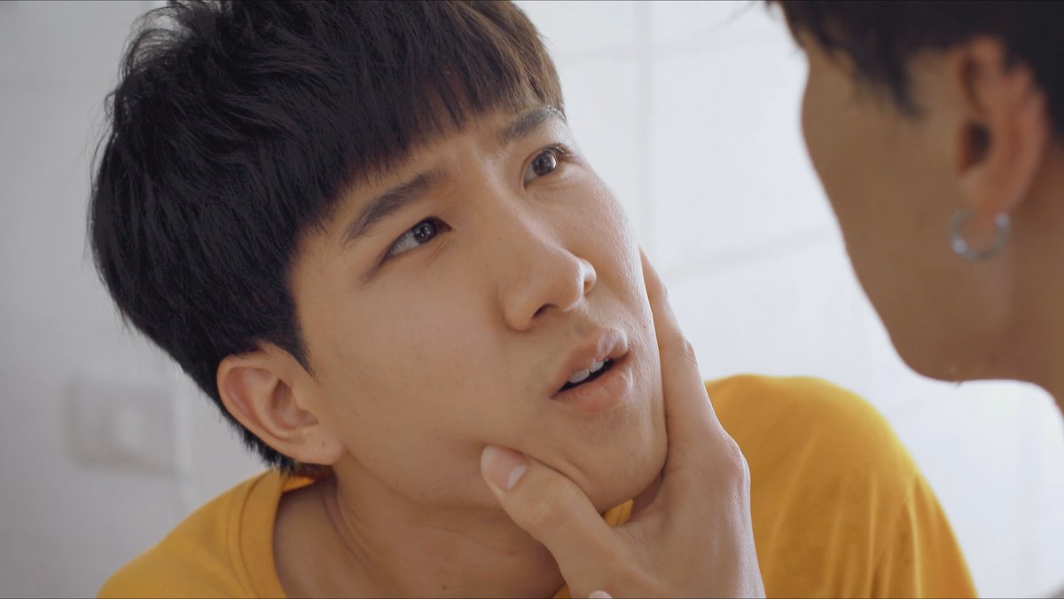 GMMTV's tweet photo. ชลเองพี่ต้นนนนน ใจเย็นๆก่อนนนน

#ต้นหนชลธีEP1 #AISPLAYoriginal
#GMMTV #GMM25 
@plapodd @myktnw https://t.co/igepyChqBl