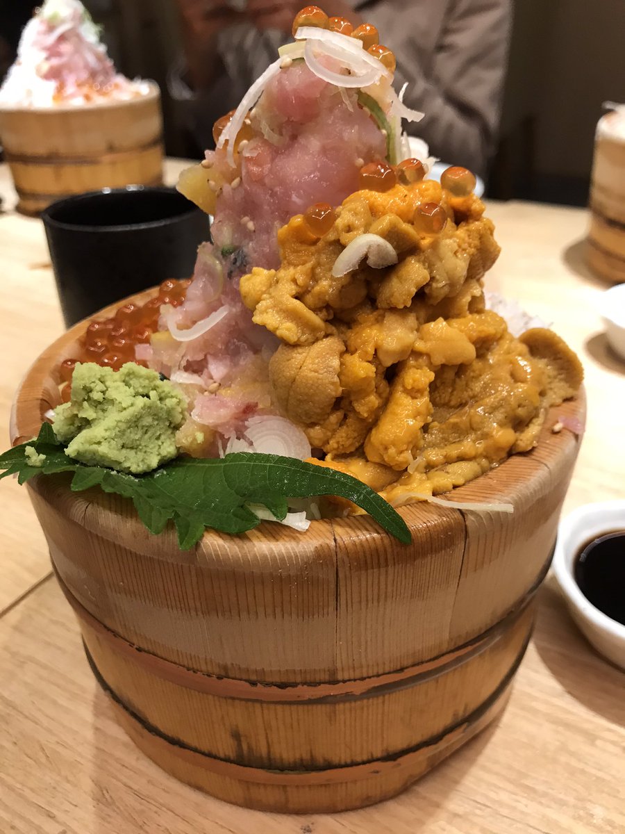 Qbonbon's tweet photo. #StaySafeWhenEatingOut Nice catch up dinner with one of my dearest friends and her daughter, nice to see her grown up a smart and beautiful young lady 😁😋 https://t.co/AejZAm7Pu4
