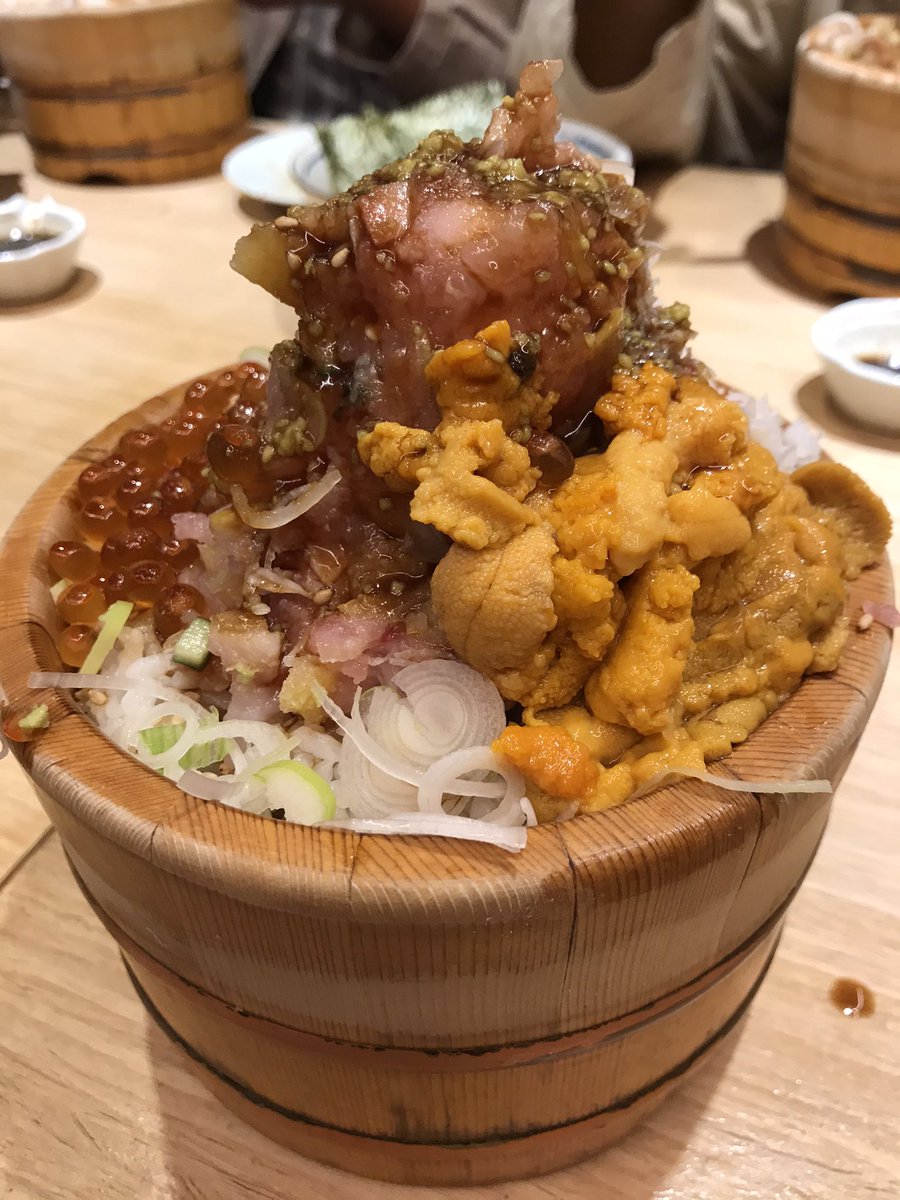 Qbonbon's tweet photo. #StaySafeWhenEatingOut Nice catch up dinner with one of my dearest friends and her daughter, nice to see her grown up a smart and beautiful young lady 😁😋 https://t.co/AejZAm7Pu4