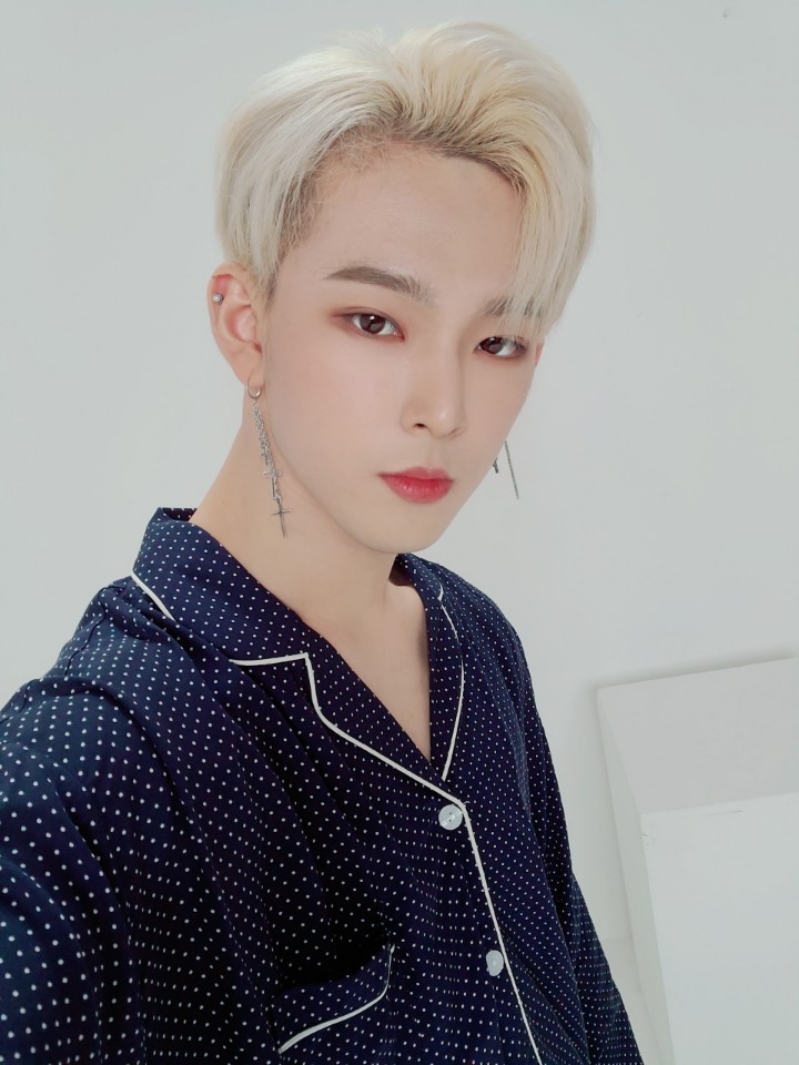 official_ONEUS's tweet photo. [#이도]
투문 좋은 하루 보냈어요?
오늘 하루도 고생 많았어요
다들 good night♡ https://t.co/SdVG0nSnwr