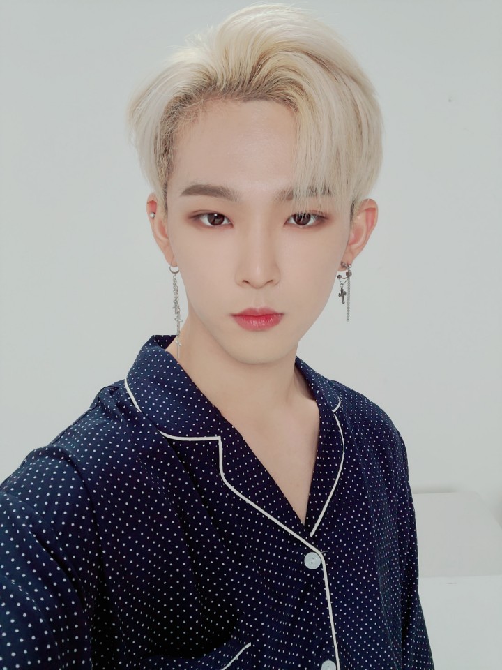 official_ONEUS's tweet photo. [#이도]
투문 좋은 하루 보냈어요?
오늘 하루도 고생 많았어요
다들 good night♡ https://t.co/SdVG0nSnwr