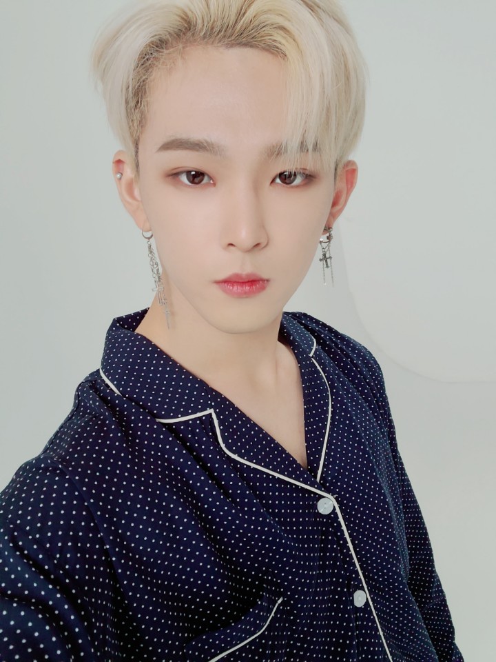 official_ONEUS's tweet photo. [#이도]
투문 좋은 하루 보냈어요?
오늘 하루도 고생 많았어요
다들 good night♡ https://t.co/SdVG0nSnwr