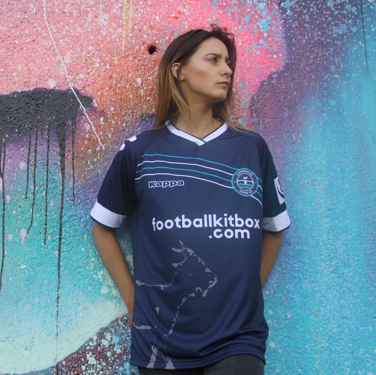 footballkitbox's tweet photo. It’s not Classic
It’s not Mystery
It’s not Surprise
It’s not Bombo
It’s not Bundes
It’s not Royal Deluxe with cheese
It’s just the best football kit in a box ⚽️ 👕 📦
The original and best since 2018
#footballkitbox https://t.co/5AAifmuRE6