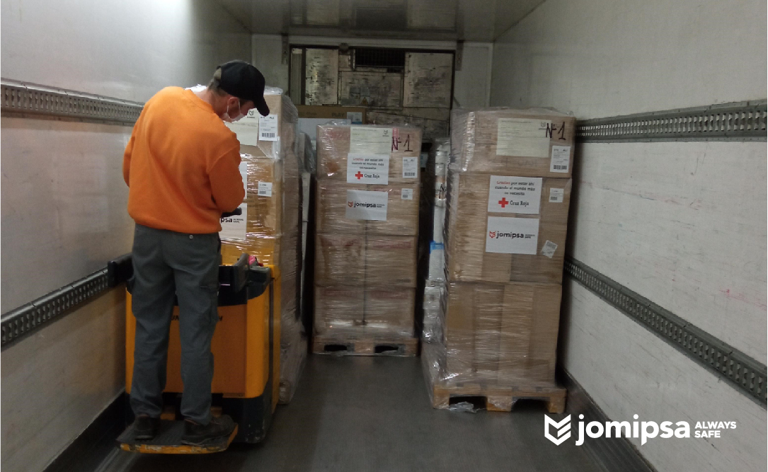 jomipsa's tweet photo. ¡We continue with more #donations!
#Jomipsa donated 6,000 kg of food products to @CRAlicante. We hope that with these resources they will be able to help those most affected communities for #COVID19 crisis.
Supporting @CruzRojaEsp for more than 20 years! https://t.co/NvPGAmMpig