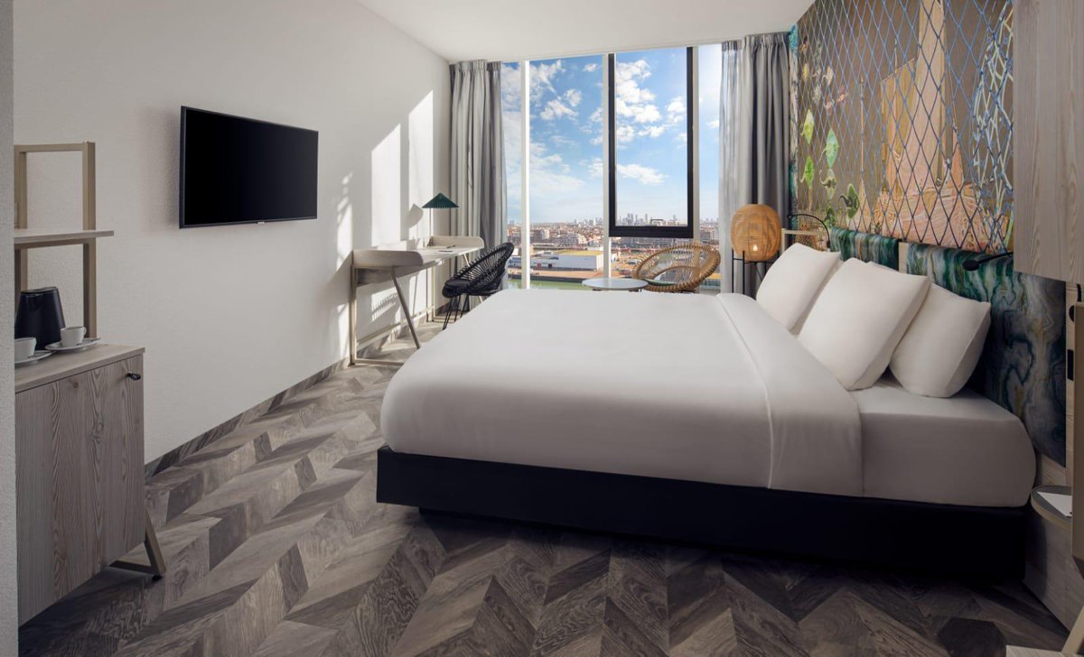 VWVastgoed's tweet photo. Het 226 kamers tellende hotel met restaurant, zwembad en wellness zal naar verwachting haar deuren in het voorjaar van 2021 openen. Wij zijn trots op het resultaat en wensen Inntel Hotels veel succes toe met de verdere voorbereidingen.
@KCAPnewsfeed @BoeleTweets @HOMIJbv #Inntel https://t.co/2Gcxdzcccv