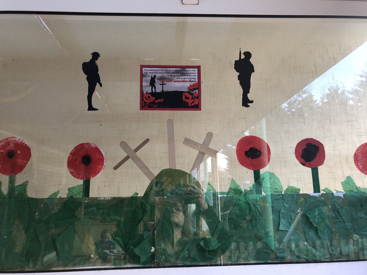 BedsNurserySchs's tweet photo. We have been learning about Remembrance in nursery this week and made our own poppies.
Here is the video we watched at group time
https://t.co/KQMBxkGceI https://t.co/psmHccaF6J