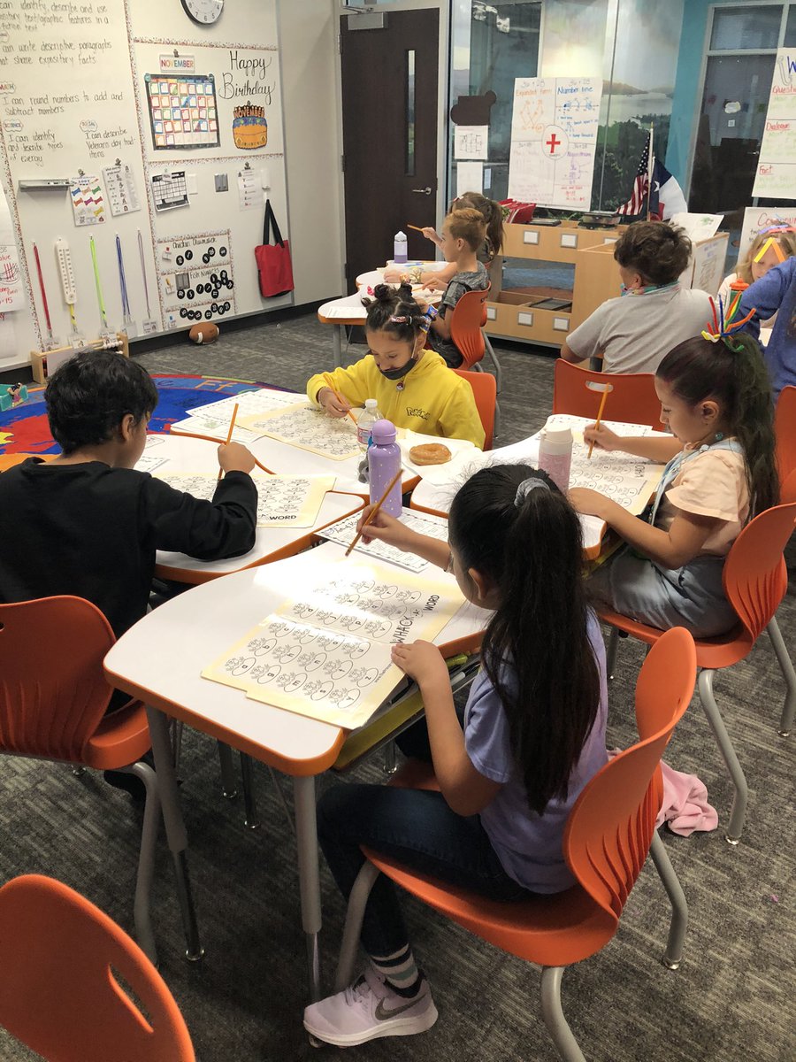 MrsNavarro_CE's tweet photo. Whack a Word is still a hit! The rigor moved up but the fun doesnโt stop in third grade! #CEexpress #actionbasedlearning https://t.co/8C4f2nBsC5