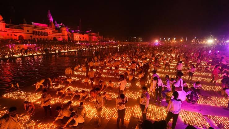 H1NDU29's tweet photo. Maryada Purushottam Shri Ram ki nagri 🙏
#AyodhyaRamMandir 
#Ayodhya 
#Deepavali https://t.co/QHQXZF8phF