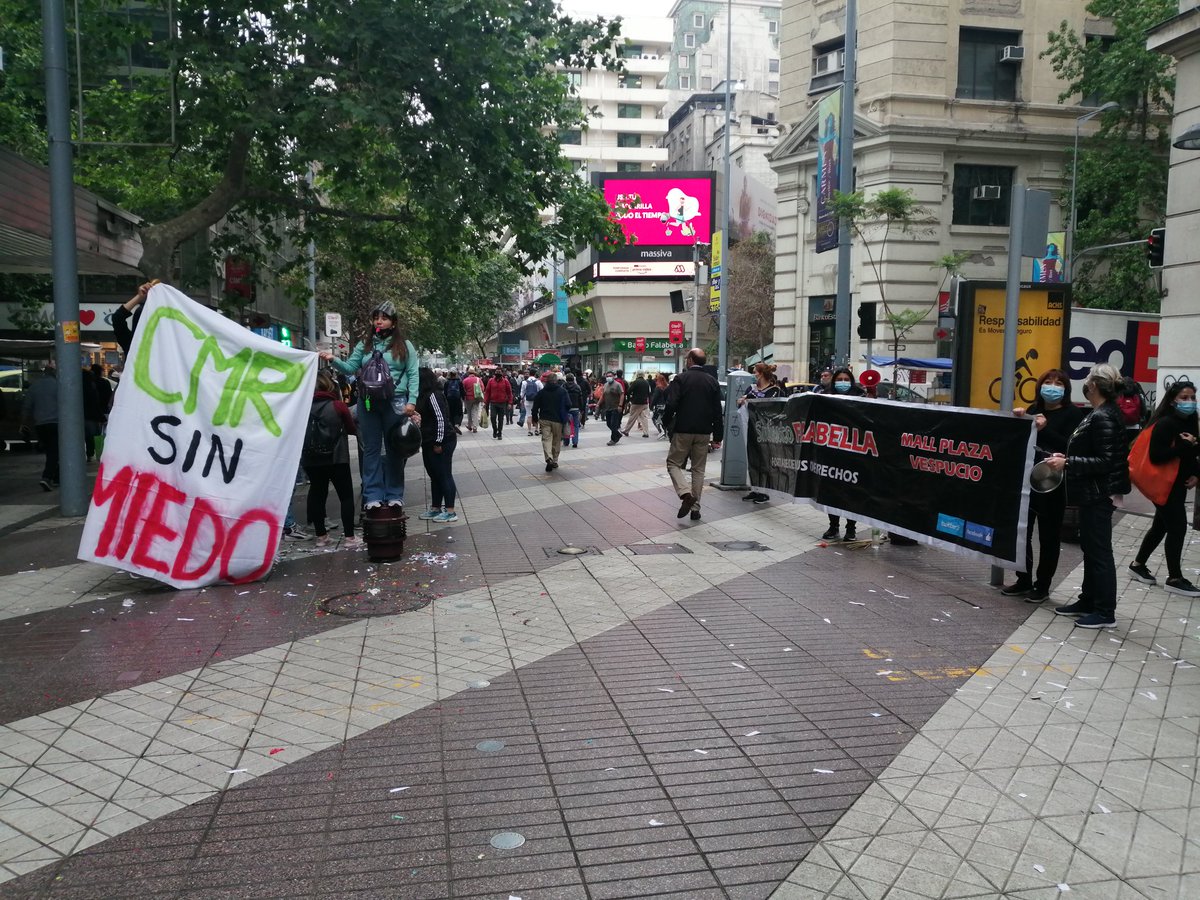 SFalabellaV's tweet photo. Sindicato falabella vespucio apoyando en la huelga de nuestr@s compañer@s de CMR https://t.co/7PwD6qV2SN