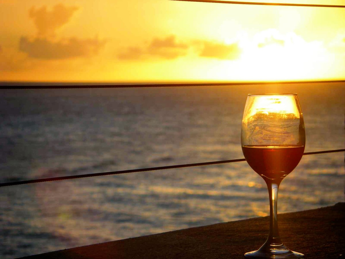 LeGrandCros's tweet photo. Dreams are made of being by the sea enjoying a glass of wine- there is no better way to enjoy a sunset than by the ocean

Les rêves sont faits d’être au bord de la mer en dégustant un verre de vin- il n’y a pas de meilleure façon de profiter d’un coucher de soleil que par l’océan https://t.co/swgzbr1Uof