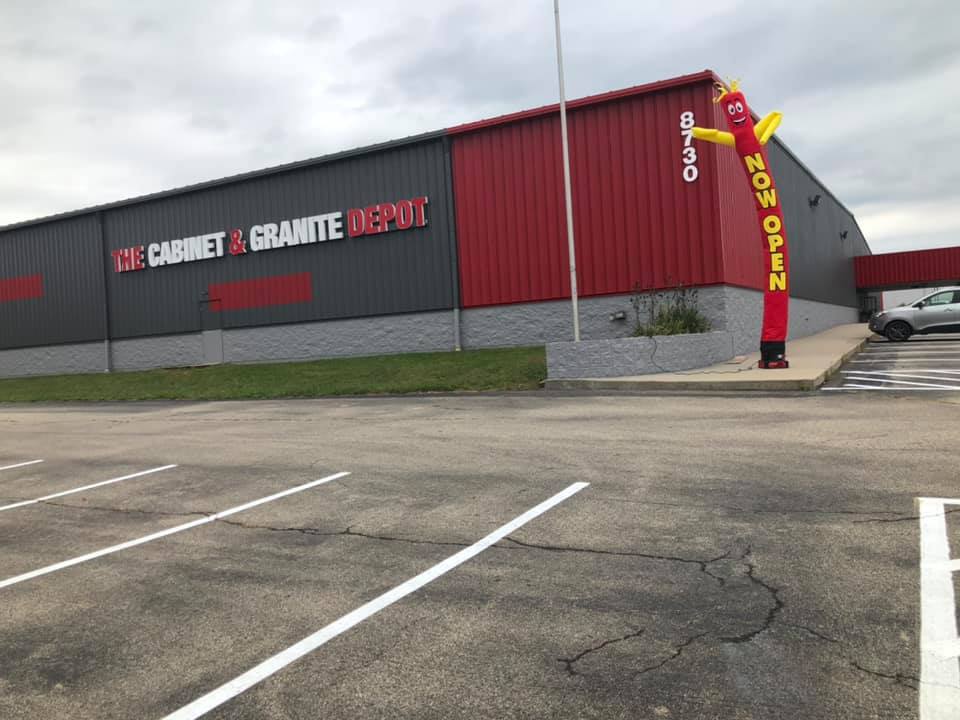 parkindustries's tweet photo. ⚠️ Warning, this post may cause shop envy. ⚠️

Brand new facility FILLED with new machinery at The Cabinet and Granite Depot. 🇺🇸

#freshinstallfriday https://t.co/AroijspMP2