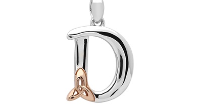 AidiMac's tweet image. You can browse my Silver letters with rose gold Celtic love knot at the link below. Only €66 until December 1st. Comes with a chain, presentation box and free delivery. #irishjewellery
celticjewelry.ie/celtic-initial…