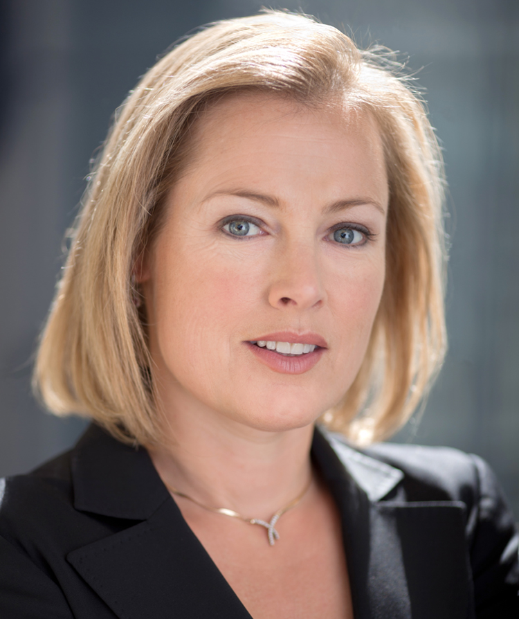 sfiscience's tweet image. &quot;To keep from getting tunnel vision, we need to manage our information flows.&quot;

Our 1st speaker for this year&apos;s #AppliedComplexity Network Symposium is columnist, author, and anthropologist @gilliantett, Chair of @FT Editorial Board.

Follow this thread for highlights all day...