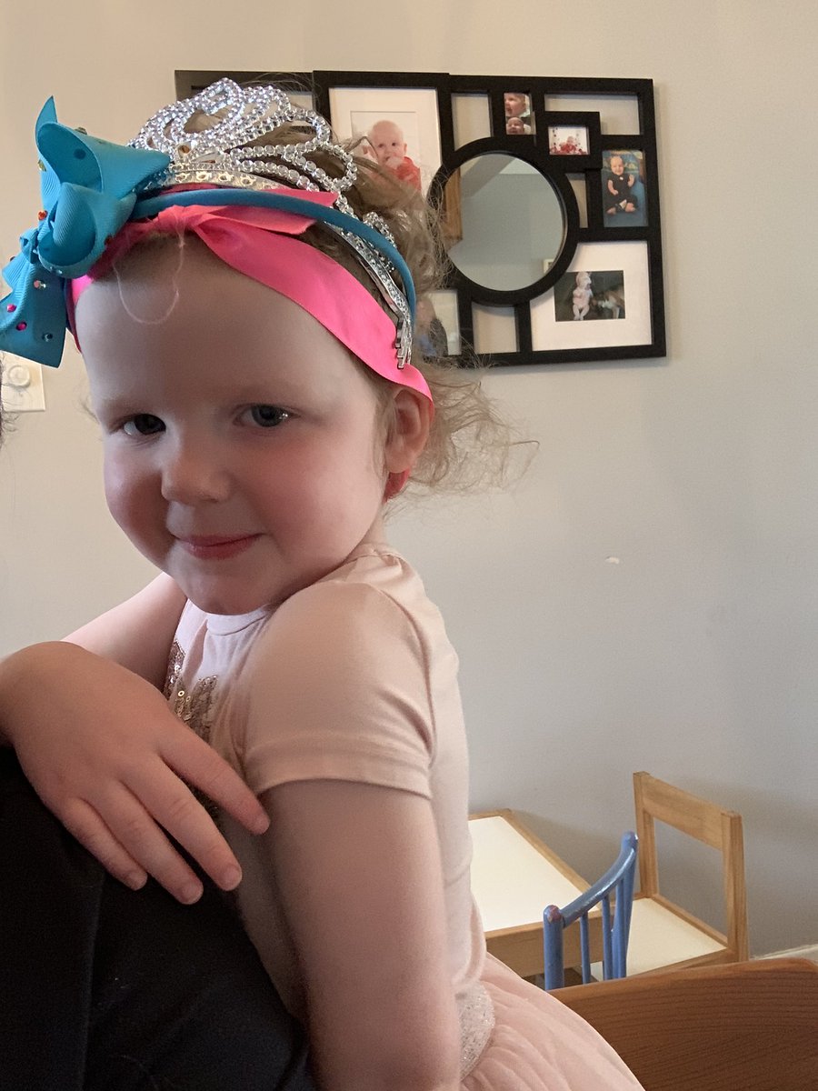 swildegolf's tweet photo. Day 14: Tiara, headband AND pink ribbon. They continue to multiply! How many head accessories can we get on there? #halloweencontinues #princessforlife #ohshesfancy https://t.co/UotHgmmz6K