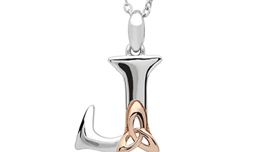 AidiMac's tweet image. You can browse my Silver letters with rose gold Celtic love knot at the link below. Only €66 until December 1st. Comes with a chain, presentation box and free delivery. #irishjewellery
celticjewelry.ie/celtic-initial…
