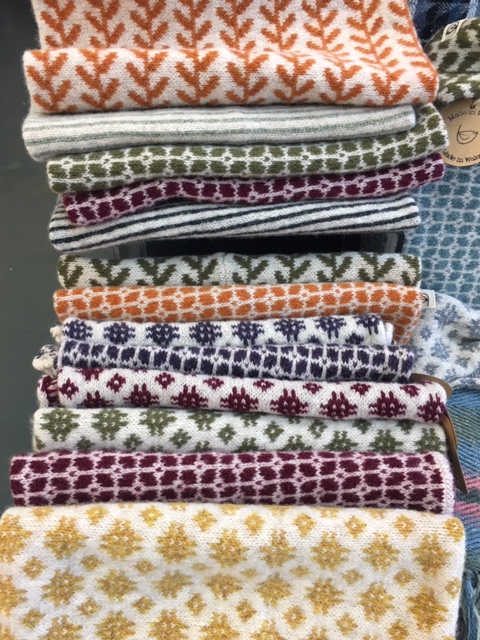 Just restocked of our popular lambswool snoods, in time for the winter chill! - made in Wales
#handmadegifts #madeinwales #shoplocal #roath #knitwear