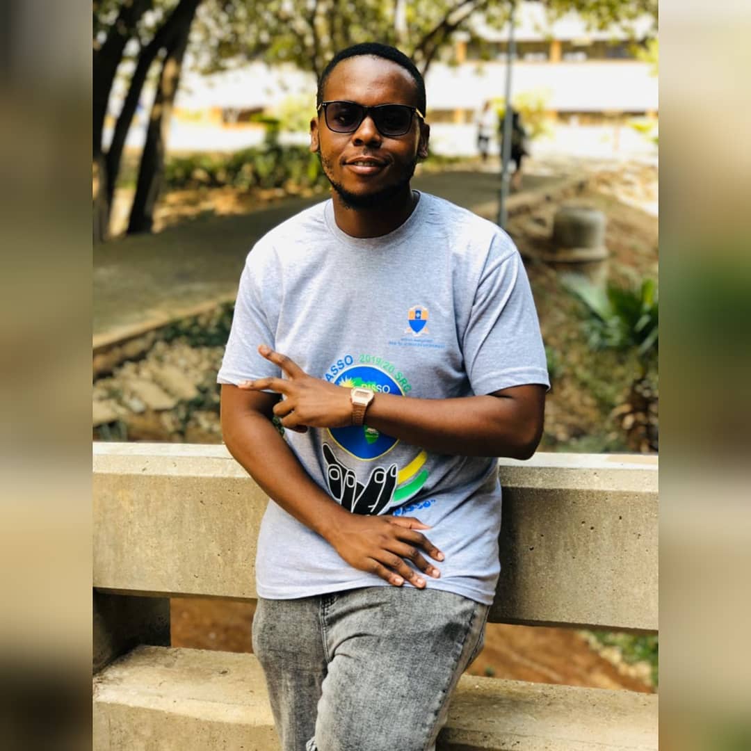 phomello_choppa's tweet photo. It's official, after much deliberation and self introspection, aswell as discussions with my people at PASSO SMU, ive decided to run for the 2020/2021 SRC Elections for the position of the chairperson of the school of Health Sciences ๐๐ฝ https://t.co/8YwEpKf7Rd