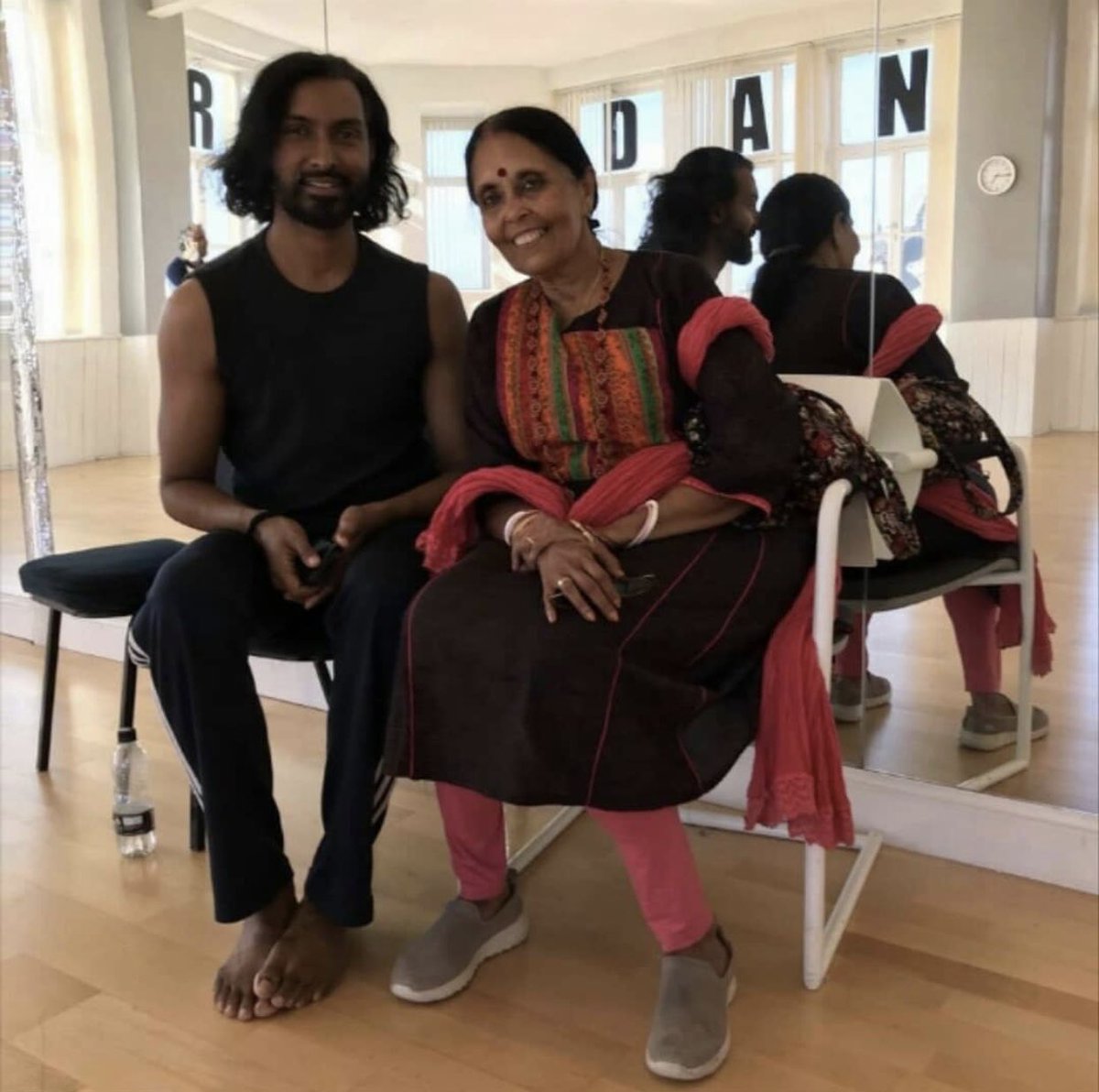 balbirdance's tweet photo. It’s the first day of #Diwali 🪔 today. Light &amp; love from all of us at #BSDC. We’ll be celebrating over on our Instagram https://t.co/EIKIDsOYQb https://t.co/U5zDAF74wQ