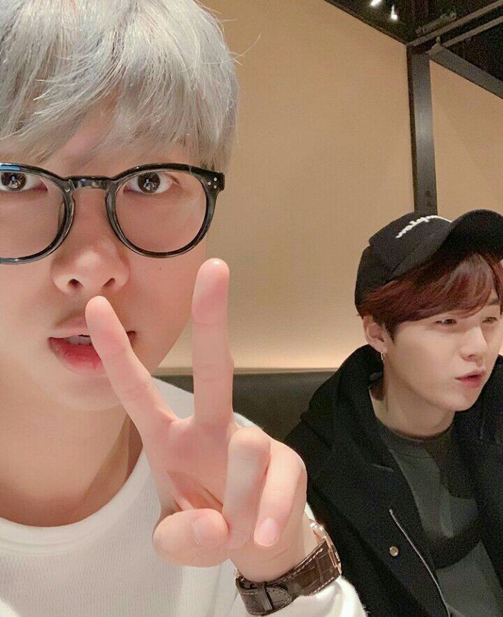 imbtsyra's tweet photo. Happy ten years of your friendship🎉,I love you💜💜
#happynamgiday
#10YearsWithNamgi
#10YearsOfNamgi https://t.co/rKy0iwuUIY