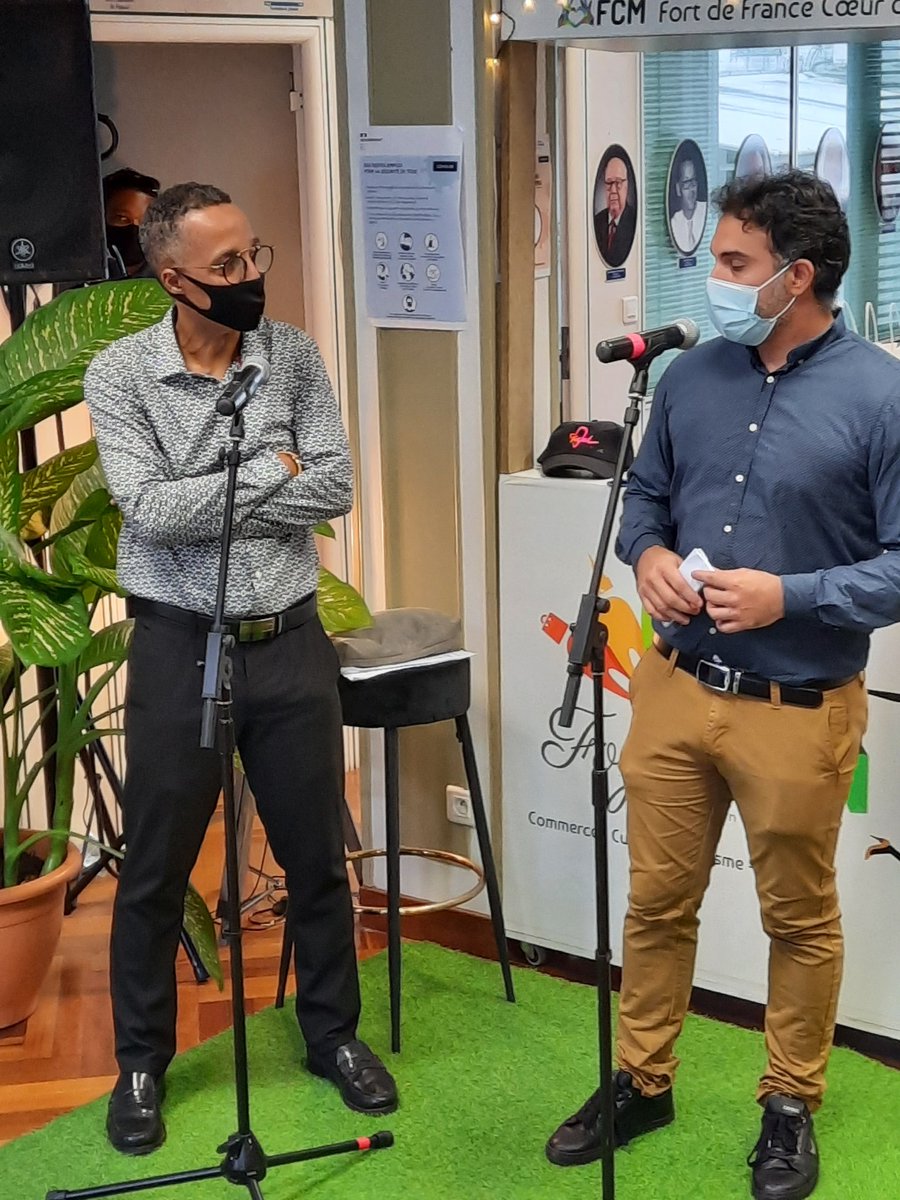 CCIMartinique's tweet photo. La @CCIMartinique, #FCM et @fdfville ont inauguré aujourd'hui #Foyal'app, l'appli de click&collect des commerces adhérents à FCM + 1 conciergerie commerciale pour récupérer ses commandes. Elle est située à la CCI, 53 r. V.Hugo et ouverte les mercredi, vendredi et samedi 13h-18h. https://t.co/44PpP3nXnd
