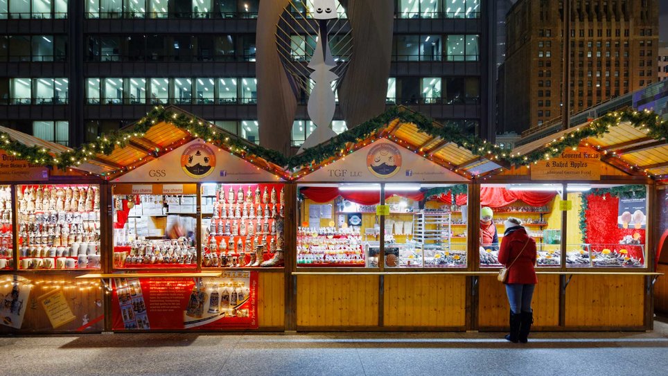 TheTravelTeam's tweet photo. 7 Outdoor, Socially Distant Holiday Markets Across the US to Visit in 2020 (via @DeparturesMag) → https://t.co/tBz3LQWI2h #Travel #TravelInspo #TravelInspiration #ChristmasMarket https://t.co/CttE3KaXtk