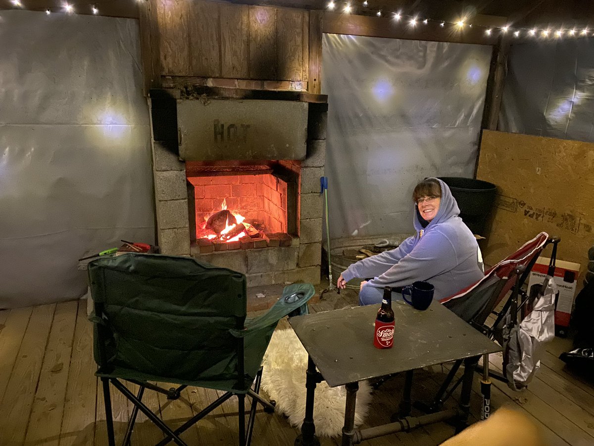 McWhitneyDesu's tweet photo. A year ago this month we bought a cabin in the woods. 2 different friends saw the pics and both asked (independently) if I had bought a murder cabin. The name stuck (only the name, not the deed). This is our #MurderCabin. https://t.co/Zsa71MyCxP