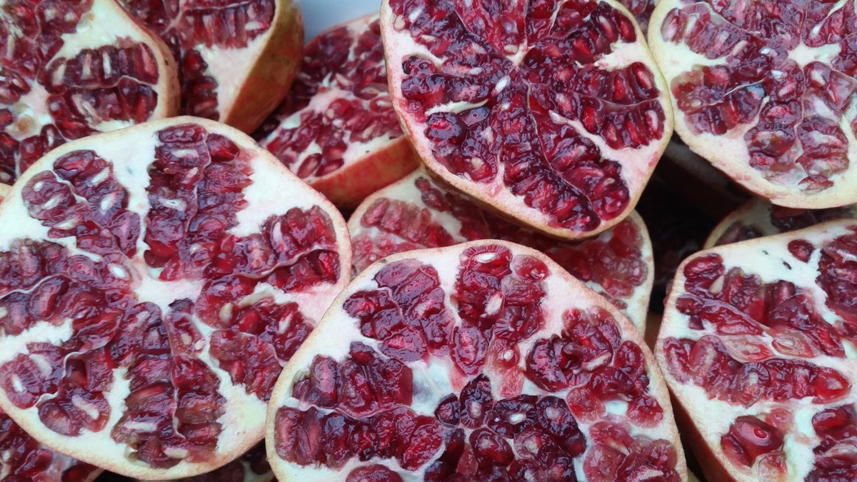 positivewind's tweet image. Comprenderete un'importante differenza tra la frutta anonima e la frutta nutraceutica, riconoscibile in termini di gusto e salubrità. Con un metodo di coltivazione naturale, possiamo affermare che con noi e i nostri clienti la Natura vince. spremipiu.com/98q794cqb98w7/…