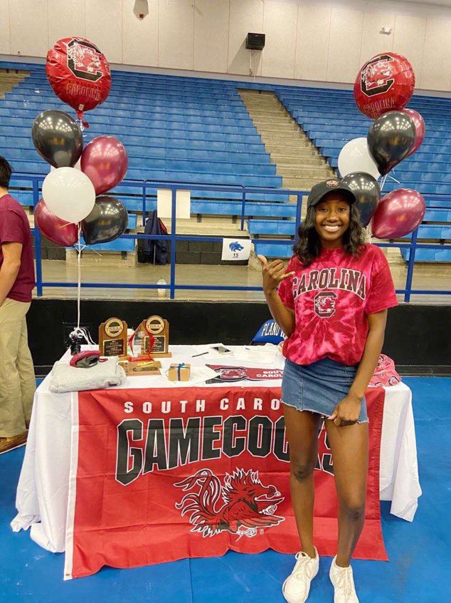 planowestvb's tweet photo. Congratulations to our awesome libero @morgan_carter22 who signed her NLI with @GamecockVB this week! We know you will rep the Wolf Pack well! 💙🐺🖤 https://t.co/XLES3CI9cJ