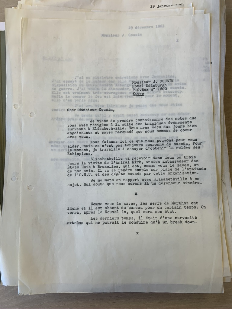 An old paper depot in Brussels houses UMHK's archives, which stacked up would be 57-stories tall. Leafing through onionskin sheafs of correspondence, a picture emerged of a vehemently anti-communist organisation seething with antipathy for Lumumba, and hostile to the UN. (14/n)