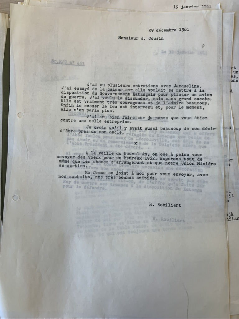 An old paper depot in Brussels houses UMHK's archives, which stacked up would be 57-stories tall. Leafing through onionskin sheafs of correspondence, a picture emerged of a vehemently anti-communist organisation seething with antipathy for Lumumba, and hostile to the UN. (14/n)