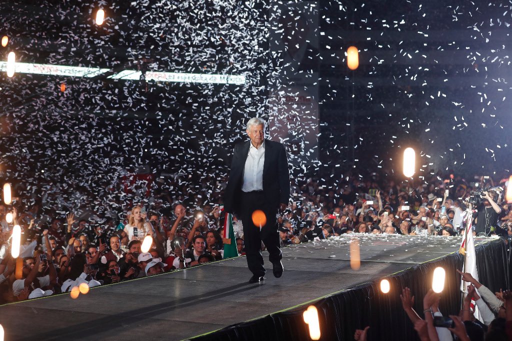 CitlaHM's tweet photo. 67 años de vida; más de la mitad luchando por un México diferente.

Andrés Manuel @lopezobrador_ ha tenido la capacidad de contagiarnos esperanza y deseos de cambio a millones de personas. 

#FelizCumpleañosPresidente, te queremos mucho. 
¡Sigue caminando! https://t.co/UyNOuEMYBc https://t.co/uBZ1LVN1R6