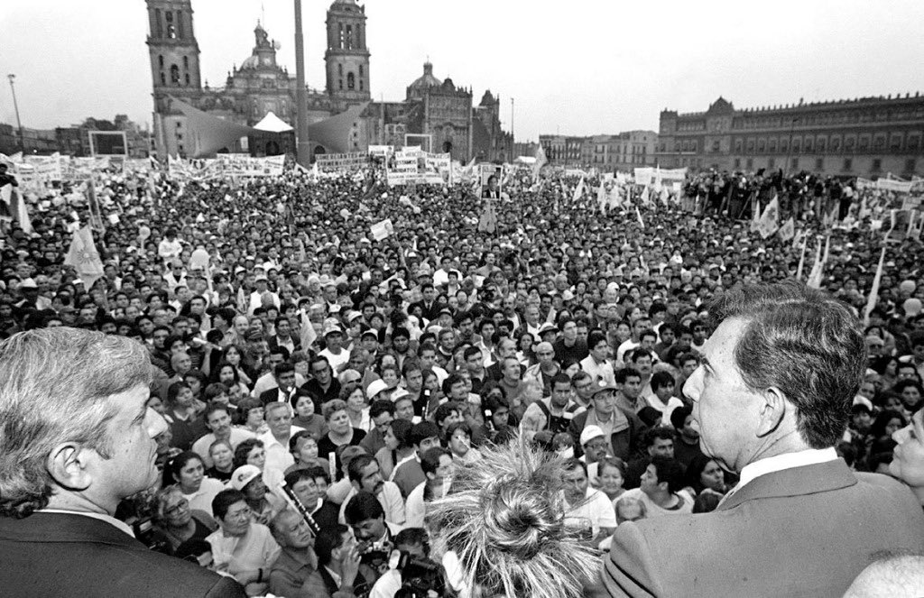 CitlaHM's tweet photo. 67 años de vida; más de la mitad luchando por un México diferente.

Andrés Manuel @lopezobrador_ ha tenido la capacidad de contagiarnos esperanza y deseos de cambio a millones de personas. 

#FelizCumpleañosPresidente, te queremos mucho. 
¡Sigue caminando! https://t.co/UyNOuEMYBc https://t.co/uBZ1LVN1R6