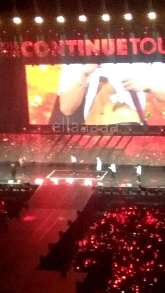 solitebee's tweet photo. June's abs 🙈😭💓
I miss my ot7 😭
#iKONinManila #ContinuetourInManila
#Hanbin #June #Bobby #Jinhwan #Chanu #Donghyuk #Yunhyeong #iKON https://t.co/w3VWO4eQUS