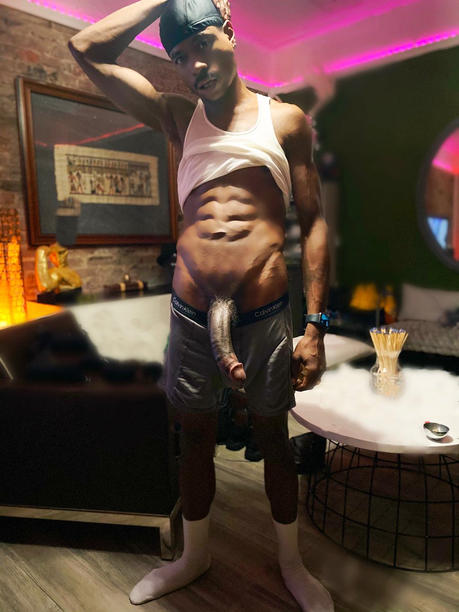 MandingoTroy's tweet photo. Issa LARGE🤪😇😈 https://t.co/rsErCgEgbV