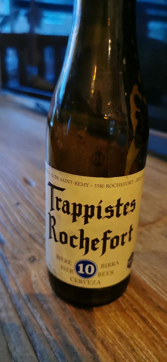 SerTheFun's tweet photo. Zojuist 2 heerlijke rocheforts 10 op. Straks eten halen bij ons lokale etablissement. Het is wat vroeg maar de #zeiklozevrijdagavond is al begonnen. @miertje_miertje @DevliegerErik happy #zeiklozevrijdagavond voor straks.
Uiteraard ook voor al m'n favo #topTweeps https://t.co/wDASy9r1ZV