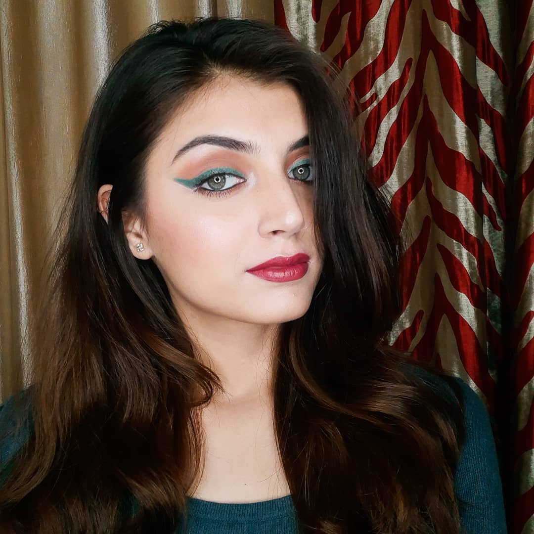KhanejaSimar's tweet photo. Let yourself glow 🌟
#makeup #photography #makeuplooks https://t.co/l3S4qVxAhV