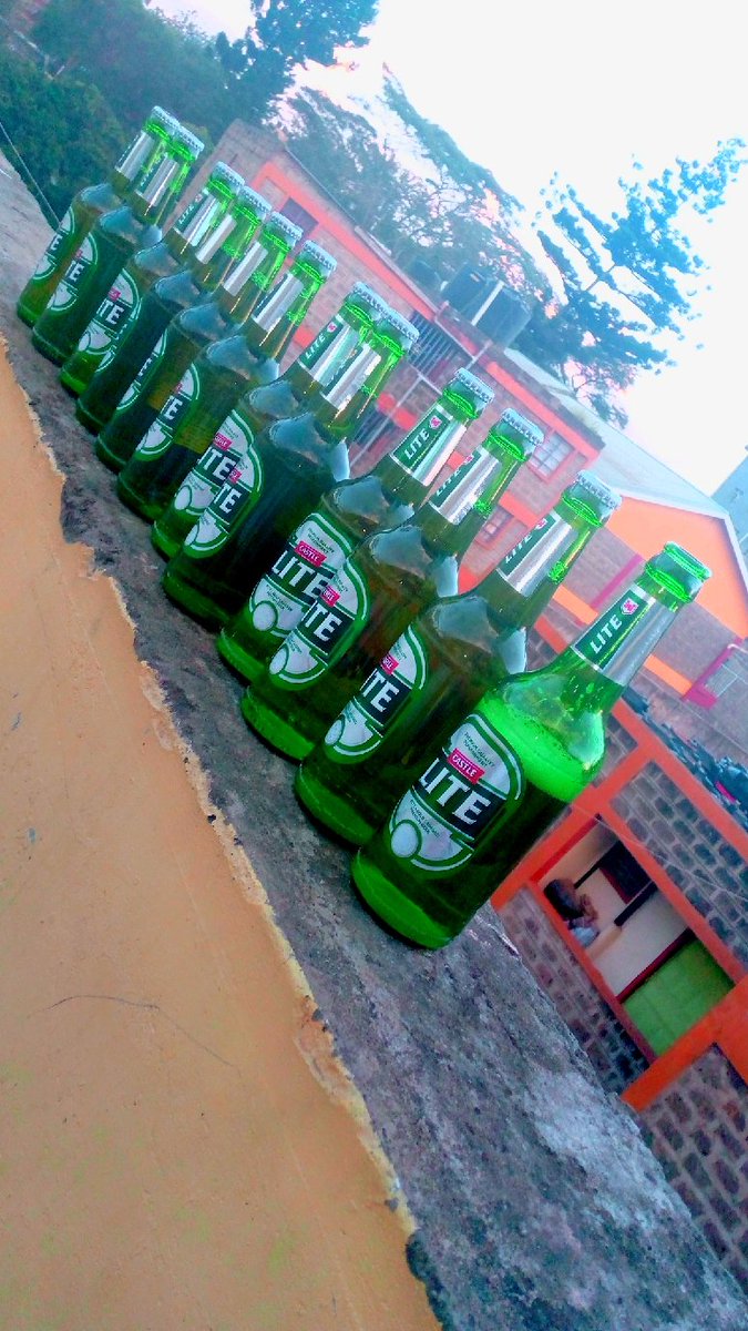 AntohSZN's tweet photo. Kwa hii rooftop, it's never LONELY AT THE TOP.
#MadeOfExtraCold https://t.co/qakwyyHJ3G
